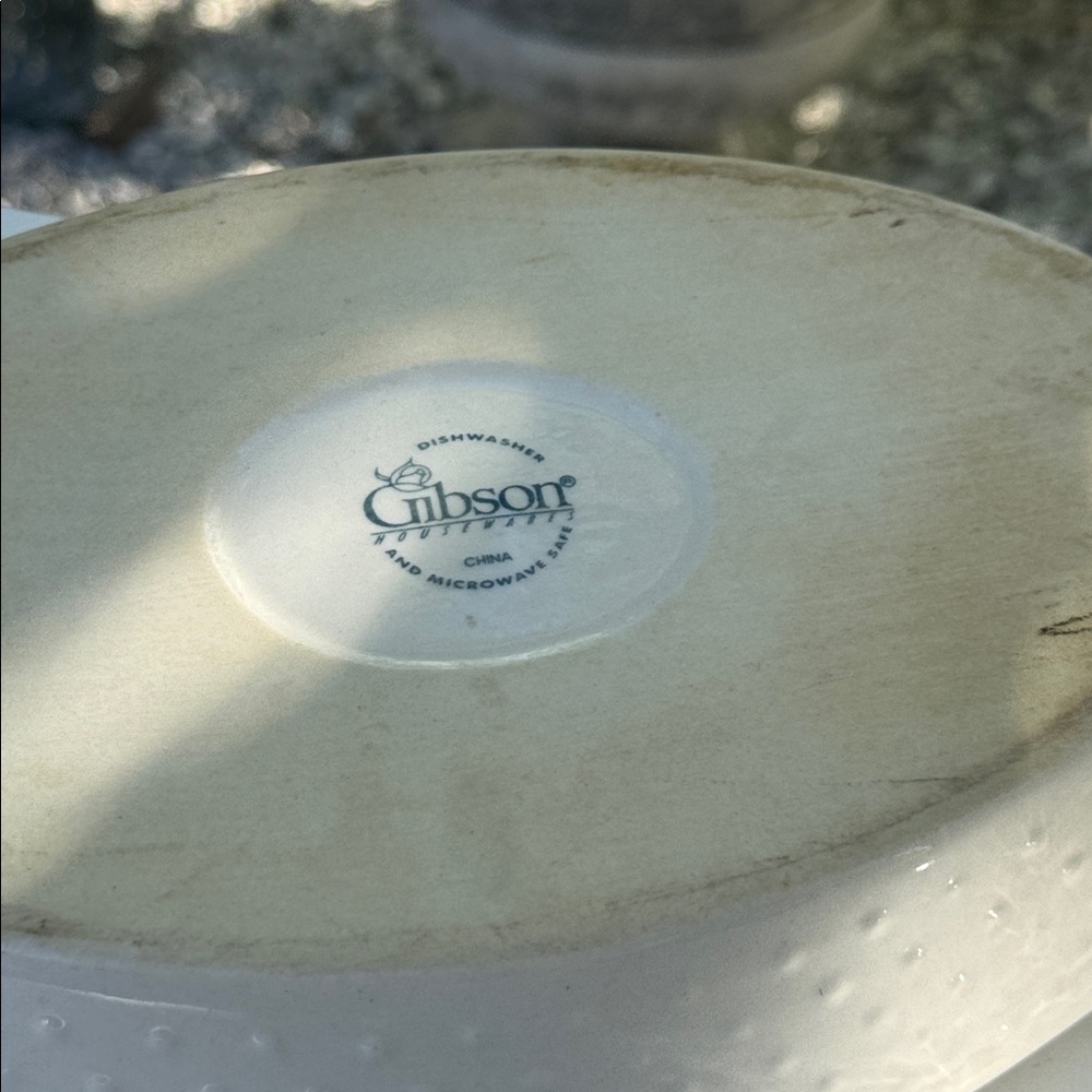 Elegant White Au Gratin Ceramic Handled Serving Dishes - Set of 2 - Picture 3 of 3